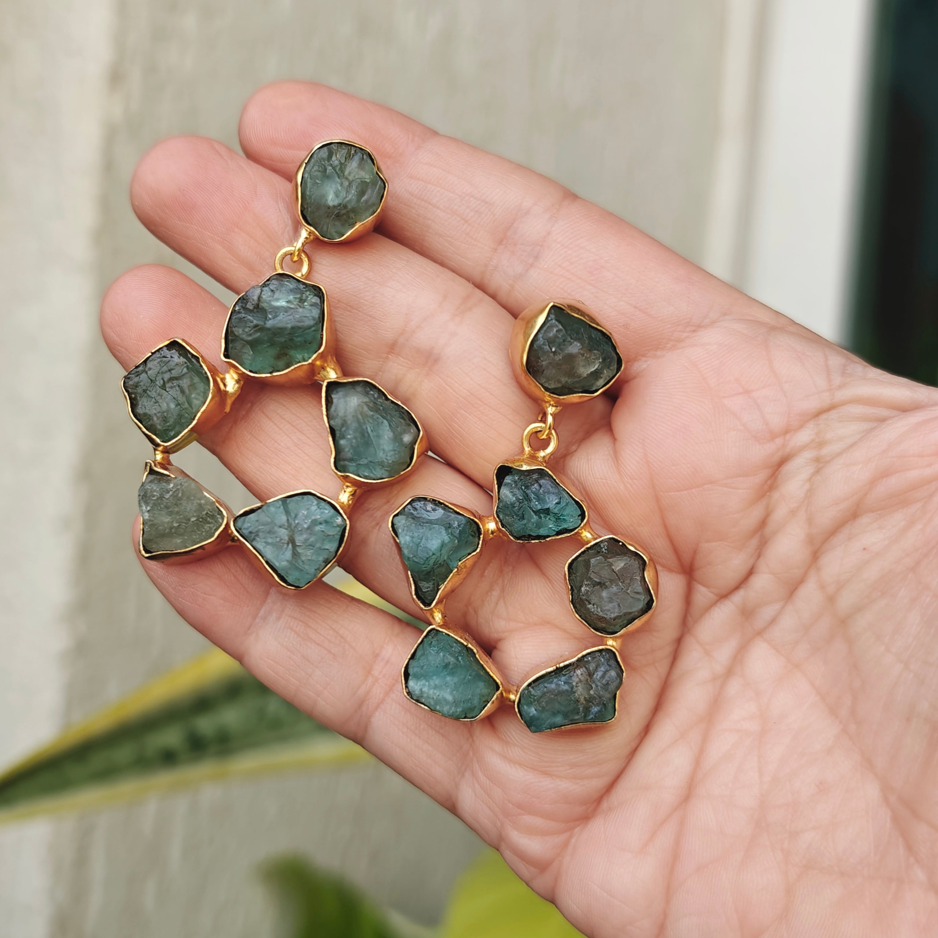 Posh uncut Aventurine stone circle drop earrings