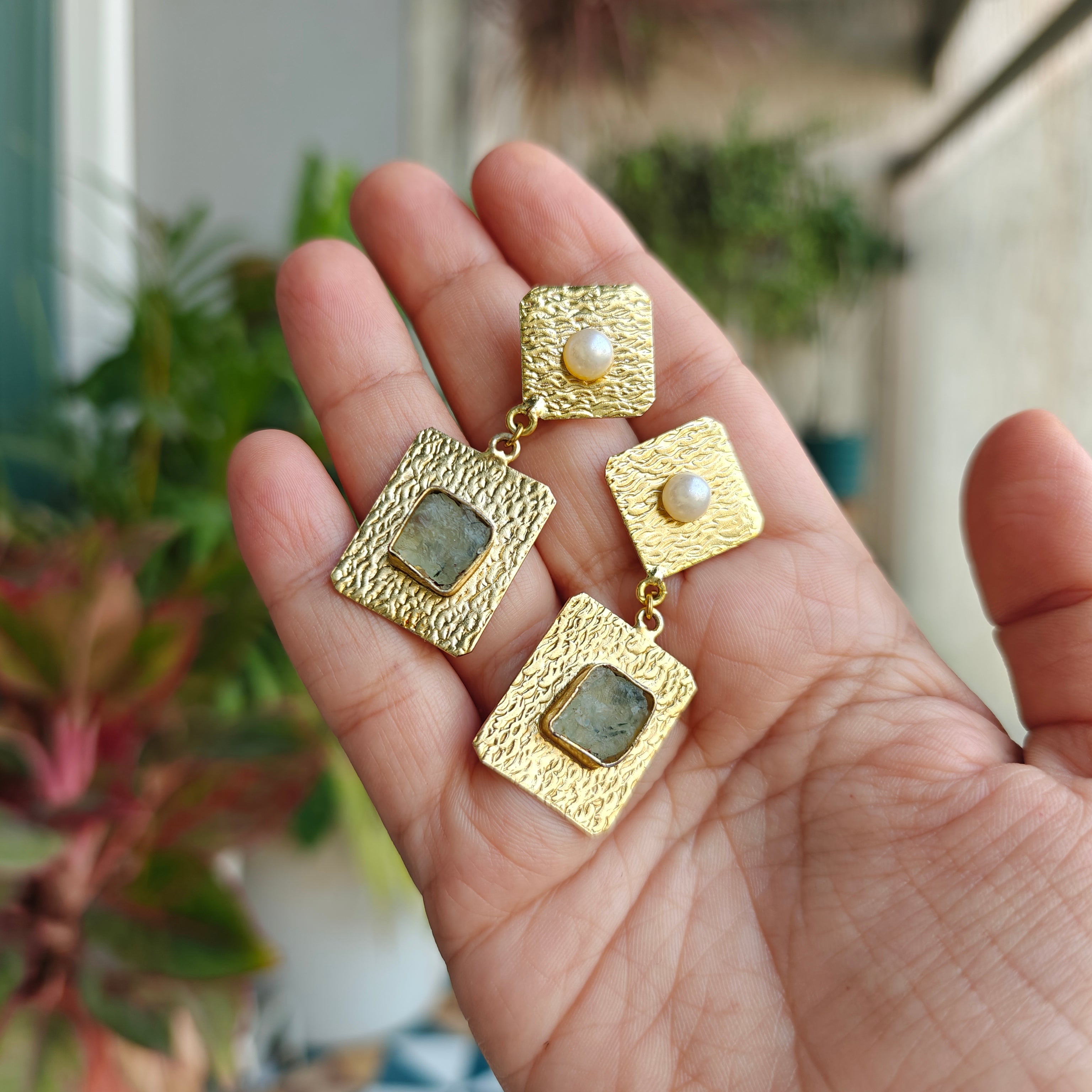 Bohemian Textured Raw Stone necklace set