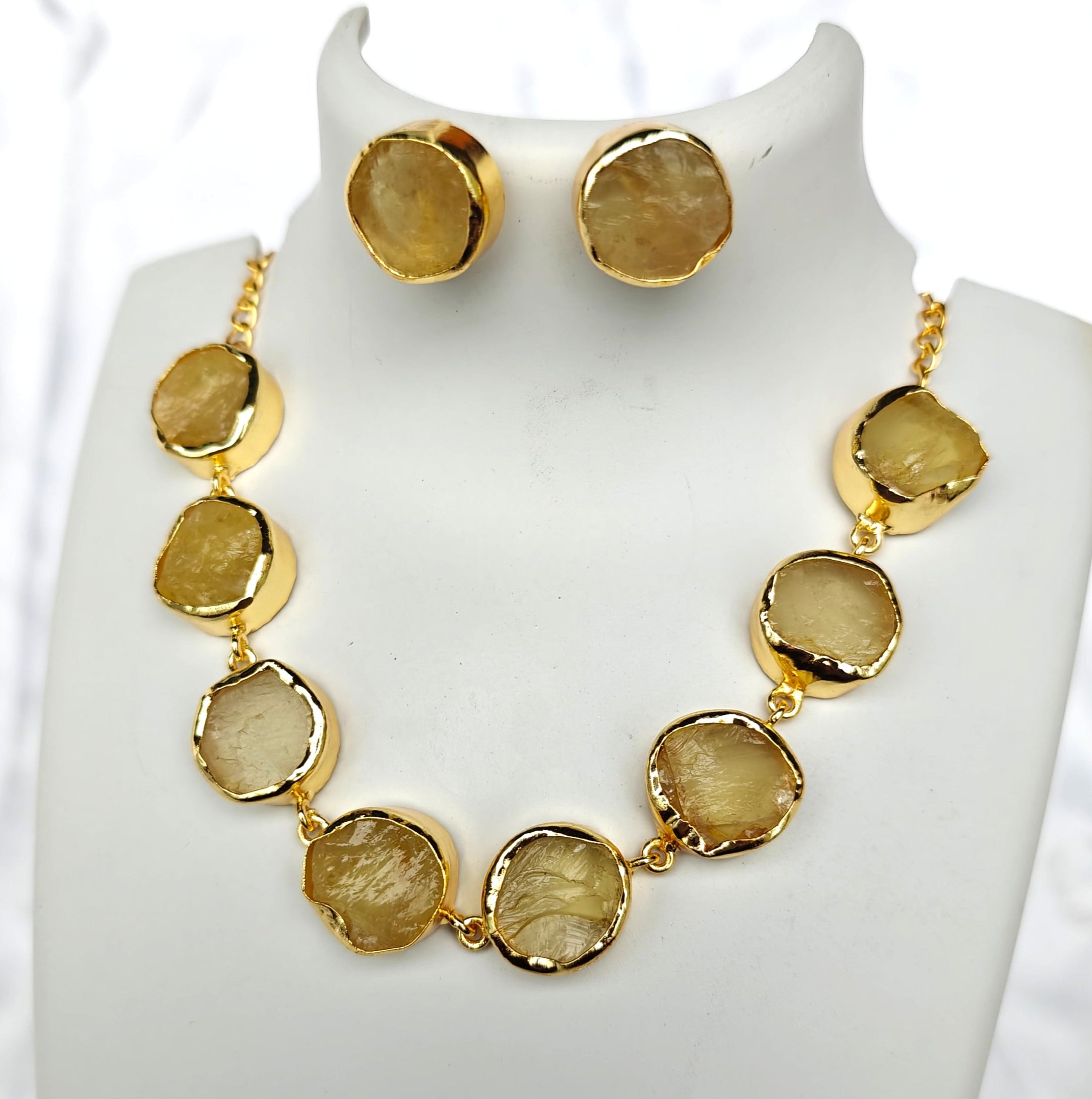 Lemon Quartz buttons choker with studs