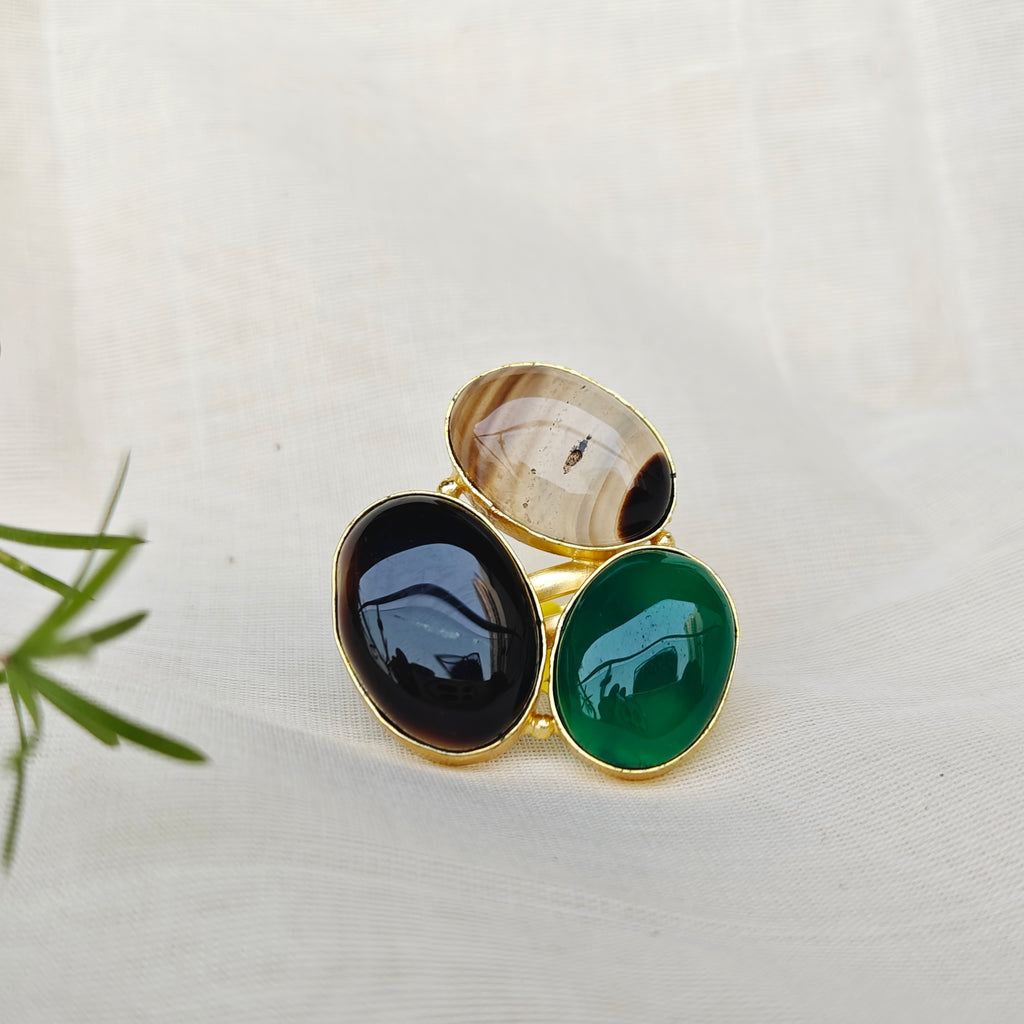 Large cab stones trio finger ring