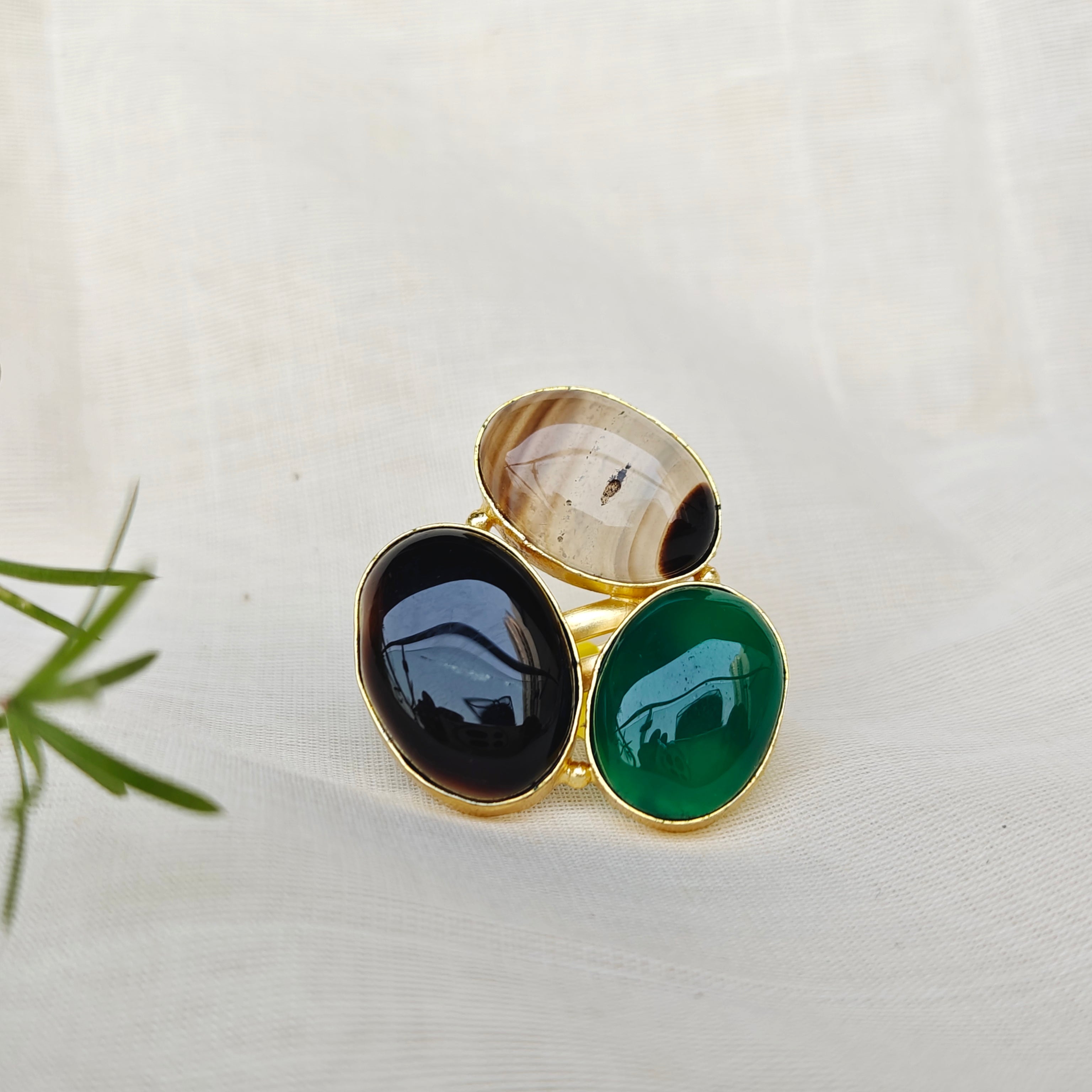 Large cab stones trio finger ring