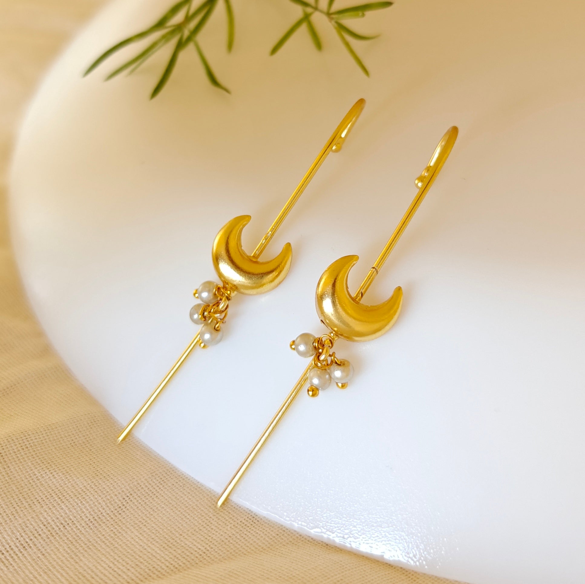 Chandrakor pearl Needle Earcuffs
