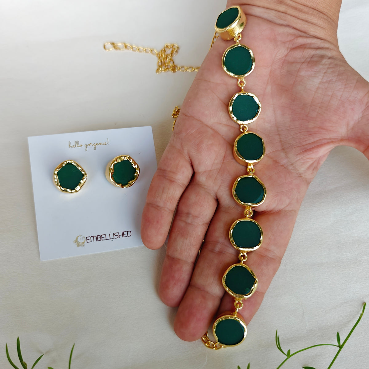 Green Quartz buttons choker with studs