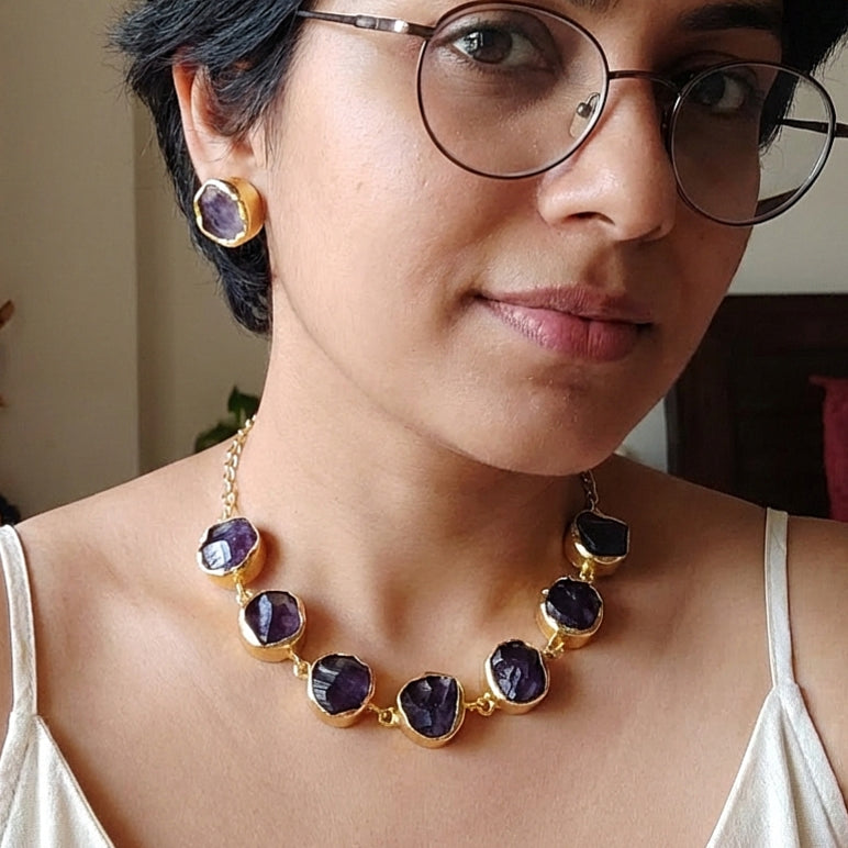 Amethyst buttons choker with studs