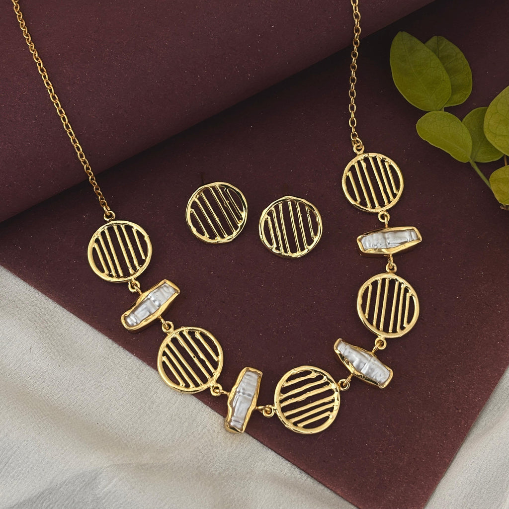 Stripe Coin and Baroque Pearl necklace set