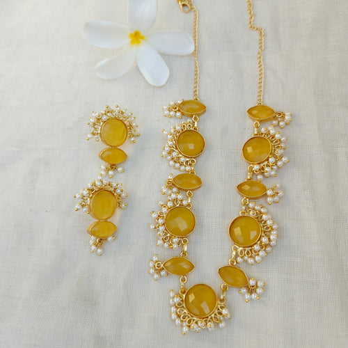 Yellow Blushing Petals Pearl Necklace set