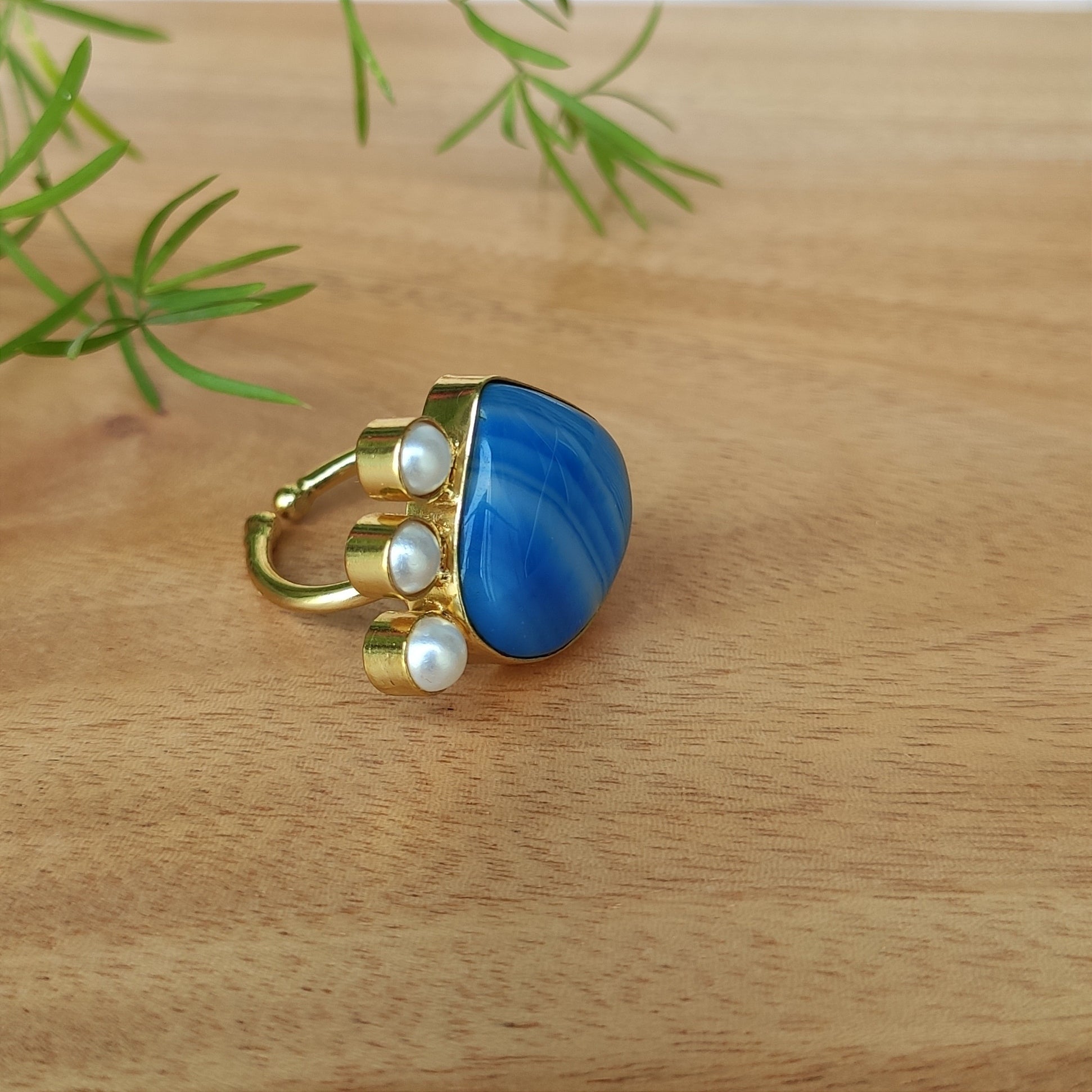 Bold bloom open finger ring - blue