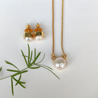 Solitaire pearl pendant chain and studs