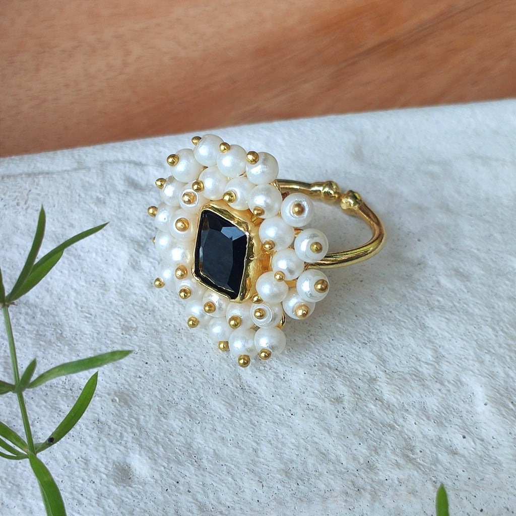 Black sparkle and cluster pearls finger ring