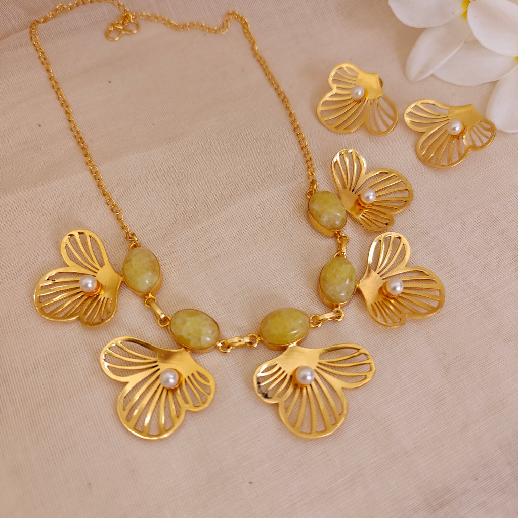 Vibrant Stones and Filigree Blooms necklace set