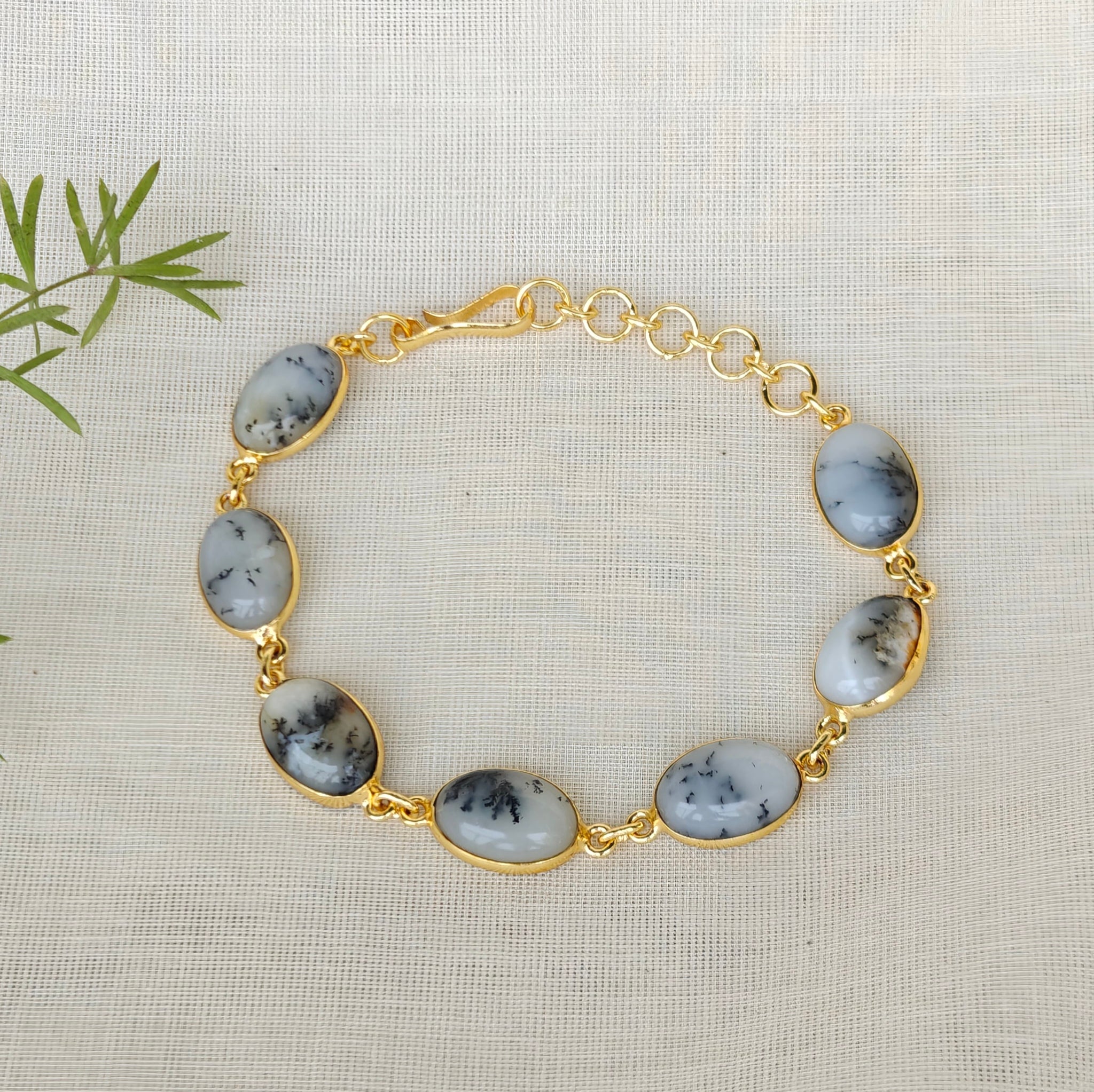 Natural stones slim bracelet