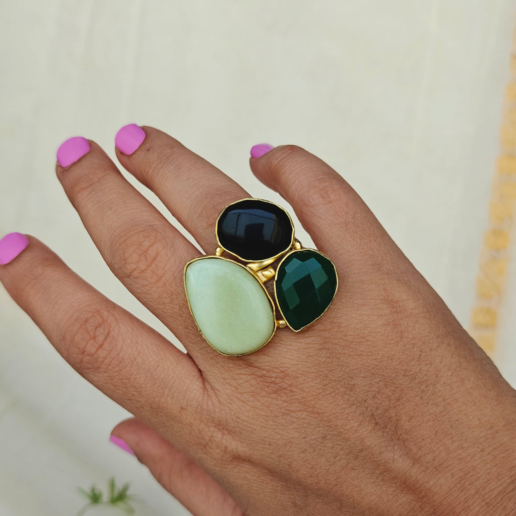 Stones Medley Trio finger ring