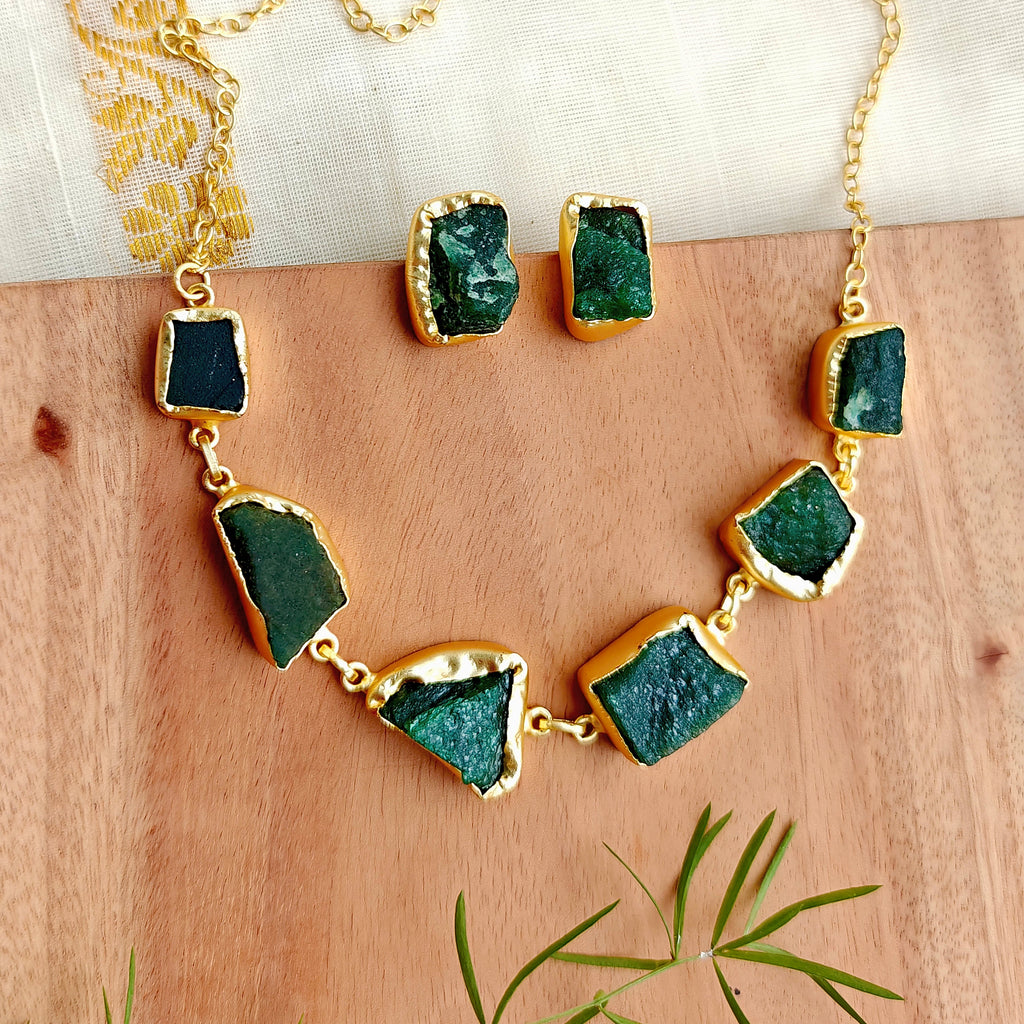 Green Aventurine nuggets choker with studs