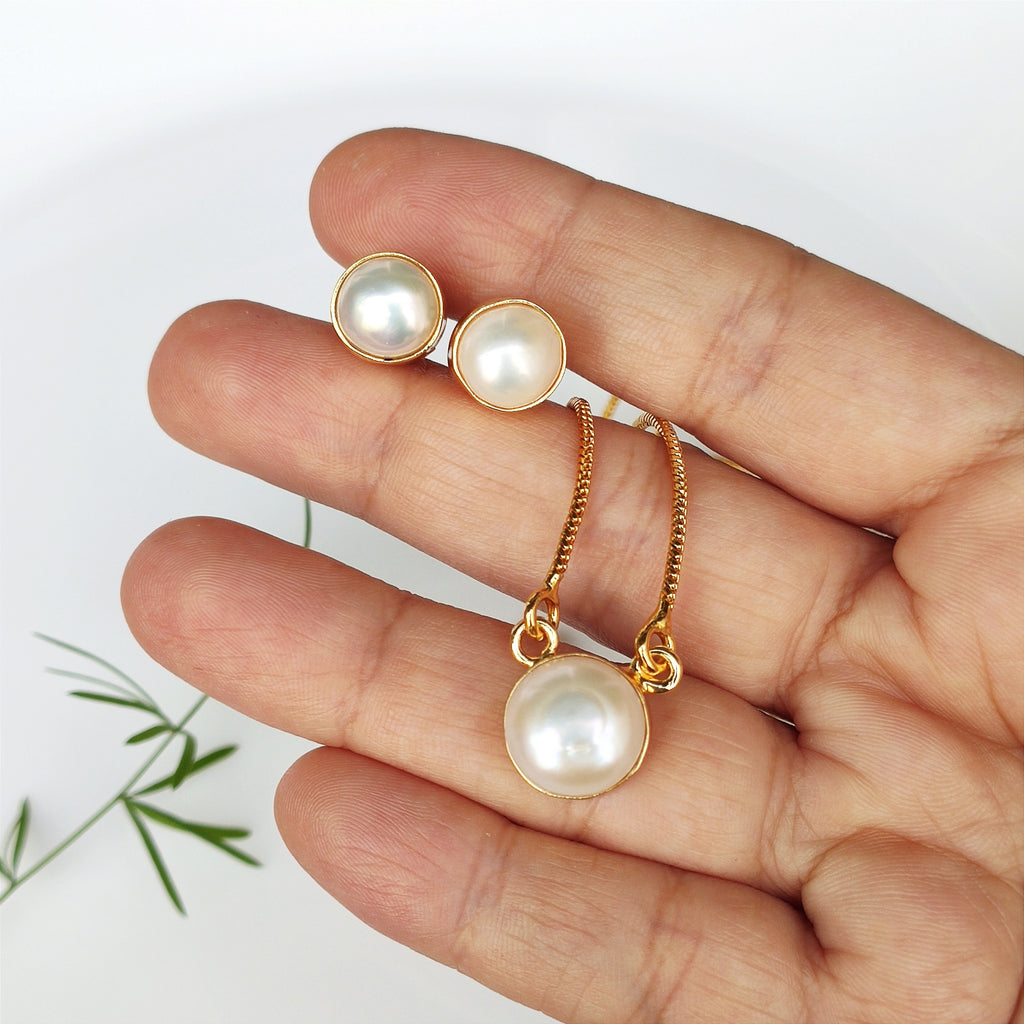 Solitaire pearl pendant chain and studs