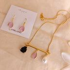 Bar pendant chain set with assorted stones