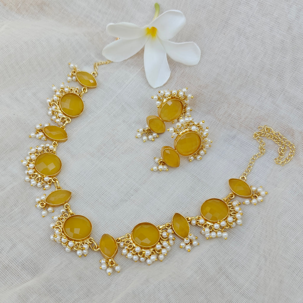 Yellow Blushing Petals Pearl Necklace set