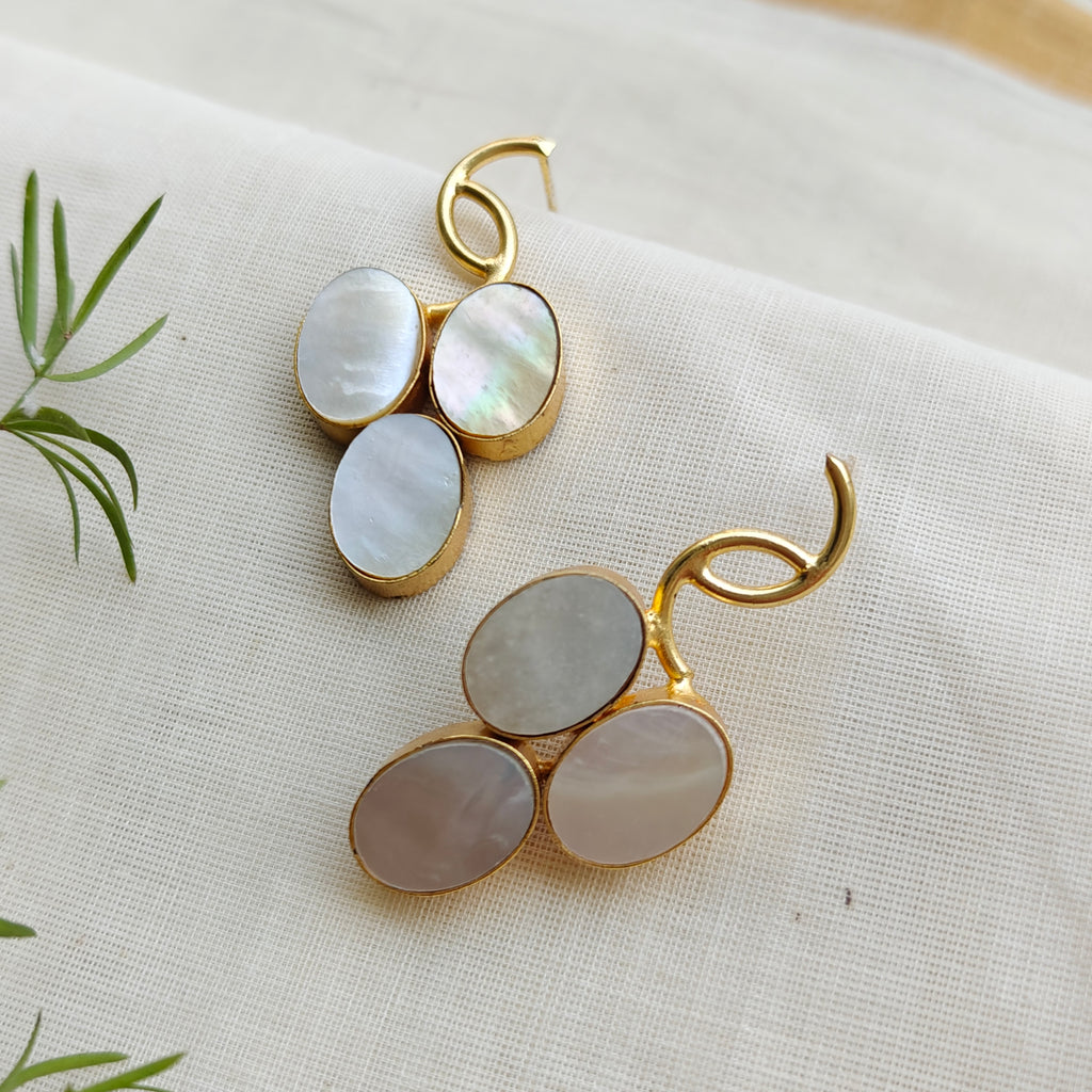 Mother of Pearls grape bunch earrings