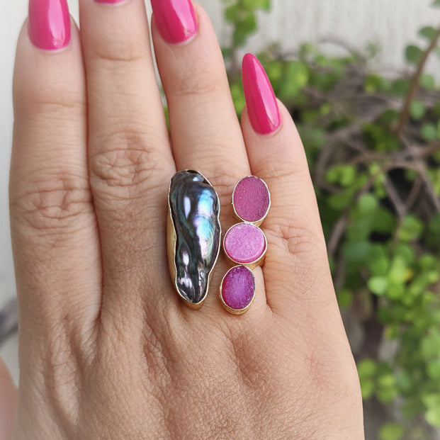 Biwa pearl and sugar druzy open finger ring