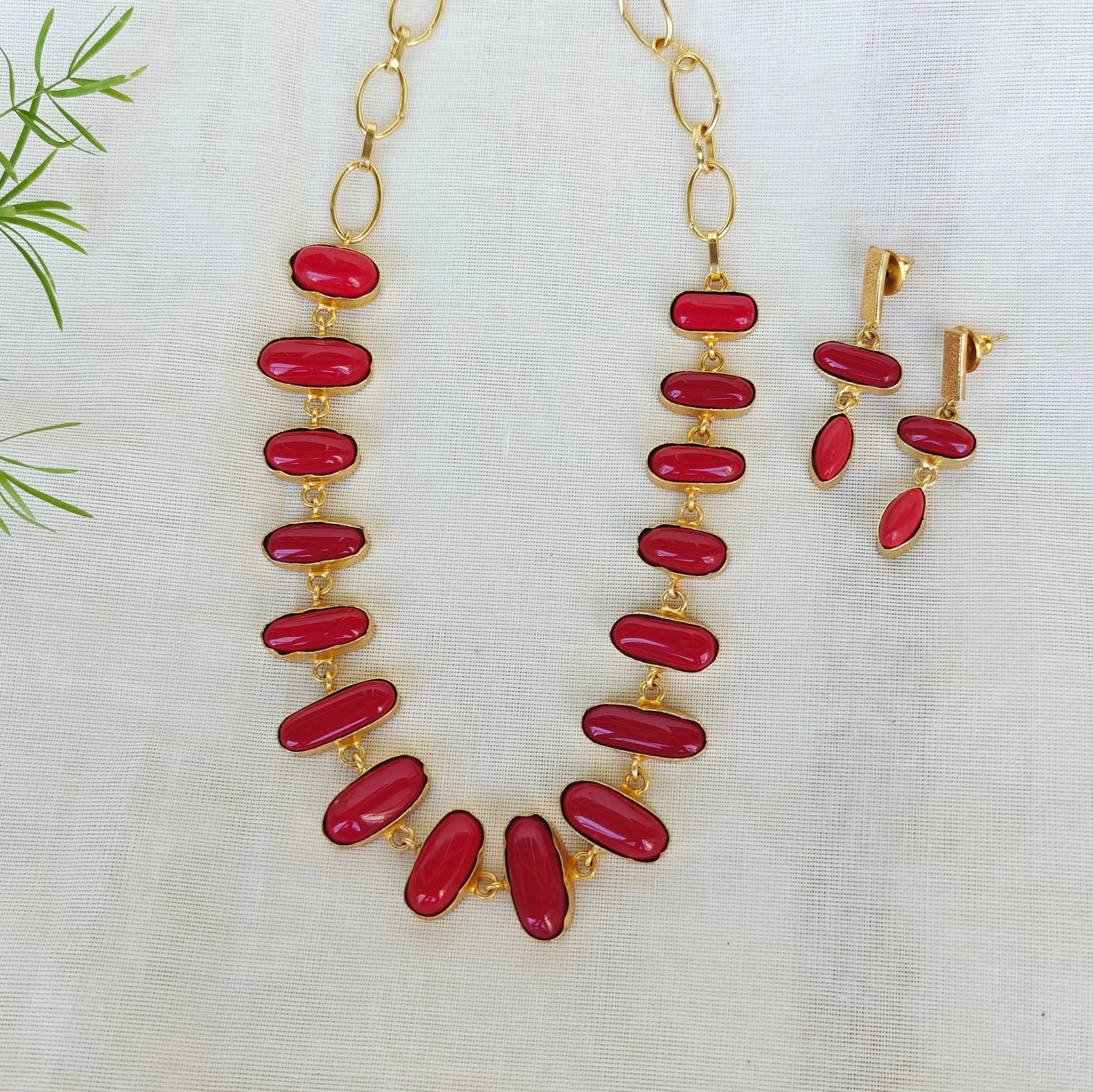Simulated coral necklace set