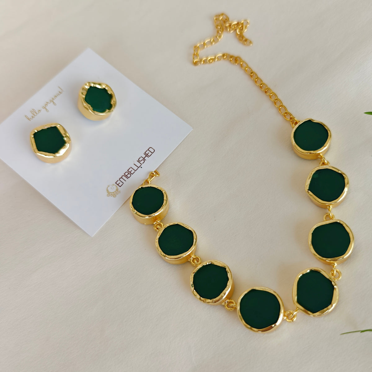 Green Quartz buttons choker with studs