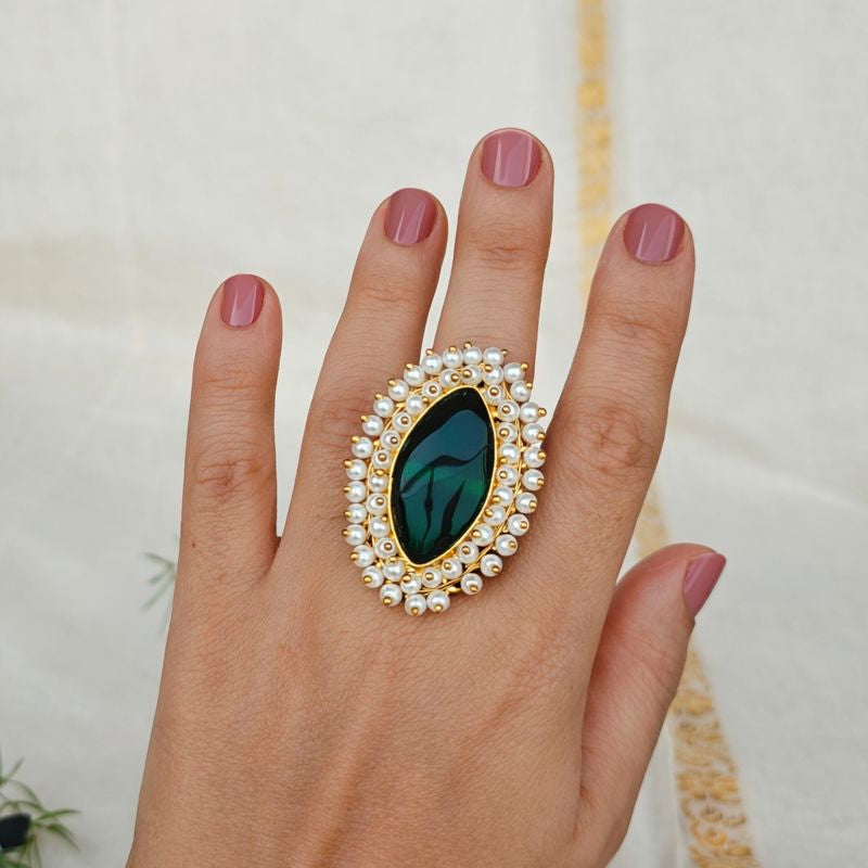 Monalisa Marquise Cluster pearls ring - green