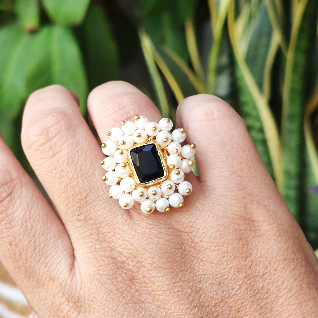 Black sparkle and cluster pearls finger ring