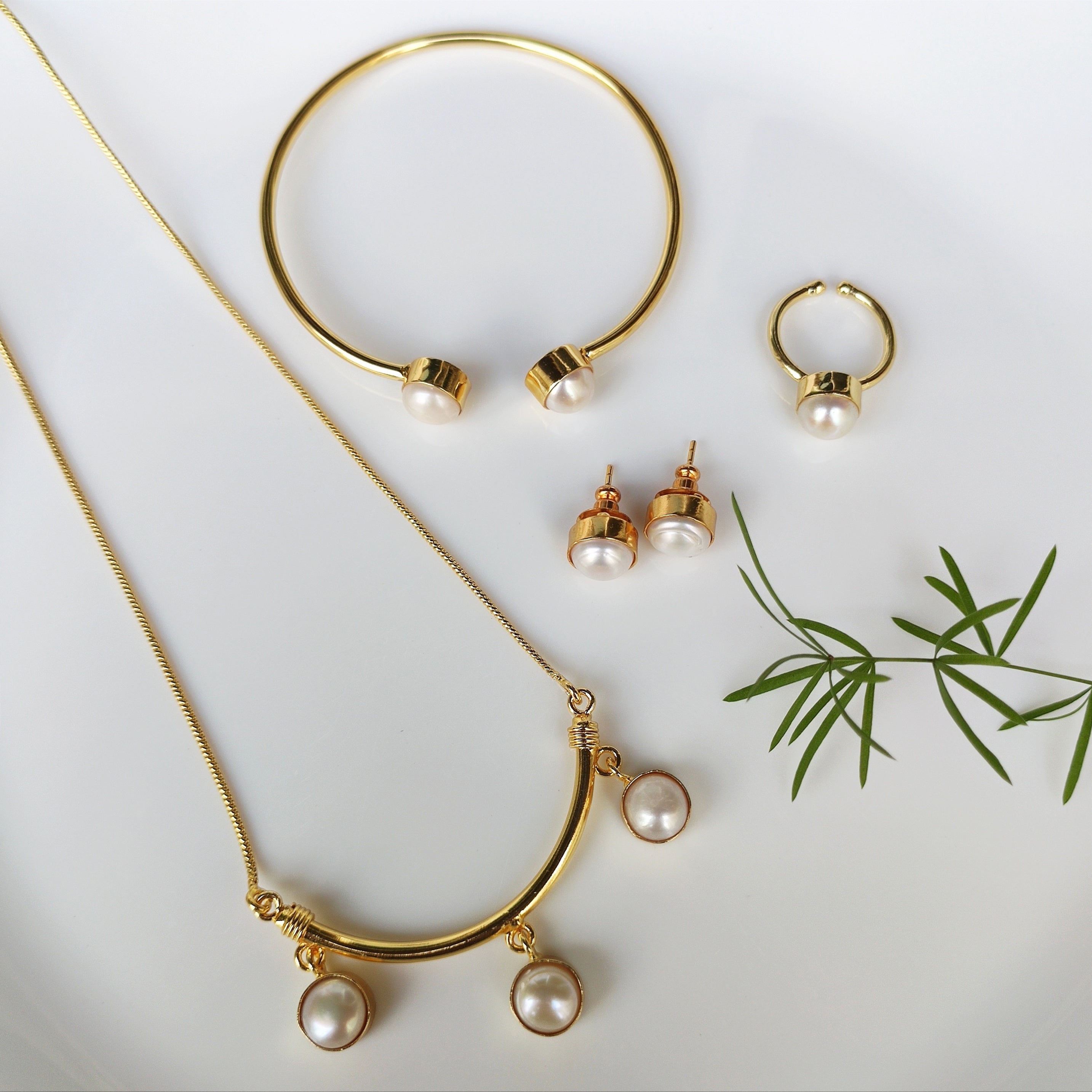 Luna freshwater pearls set