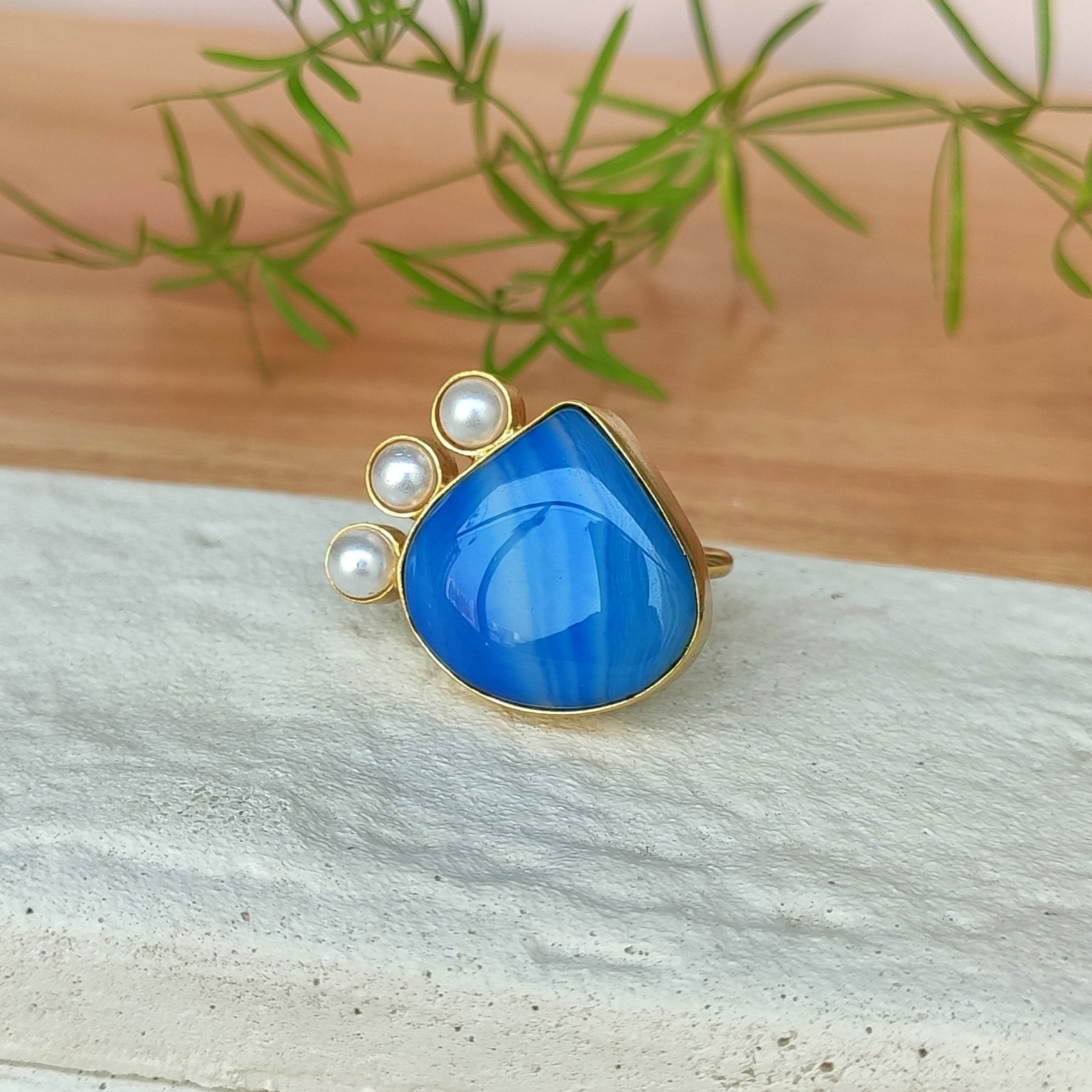 Bold bloom open finger ring - blue