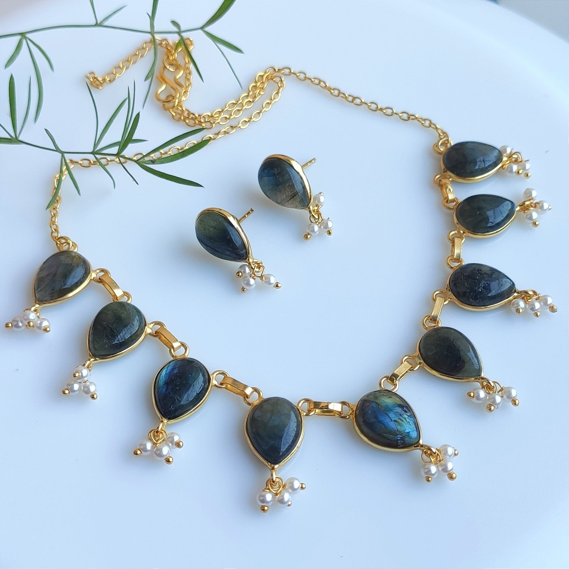 Raindrops choker set with pearl hangings - labradorite