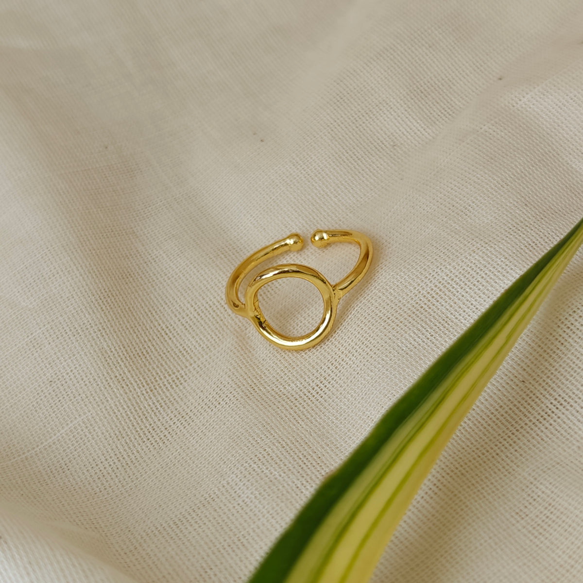 Golden Bubble finger ring