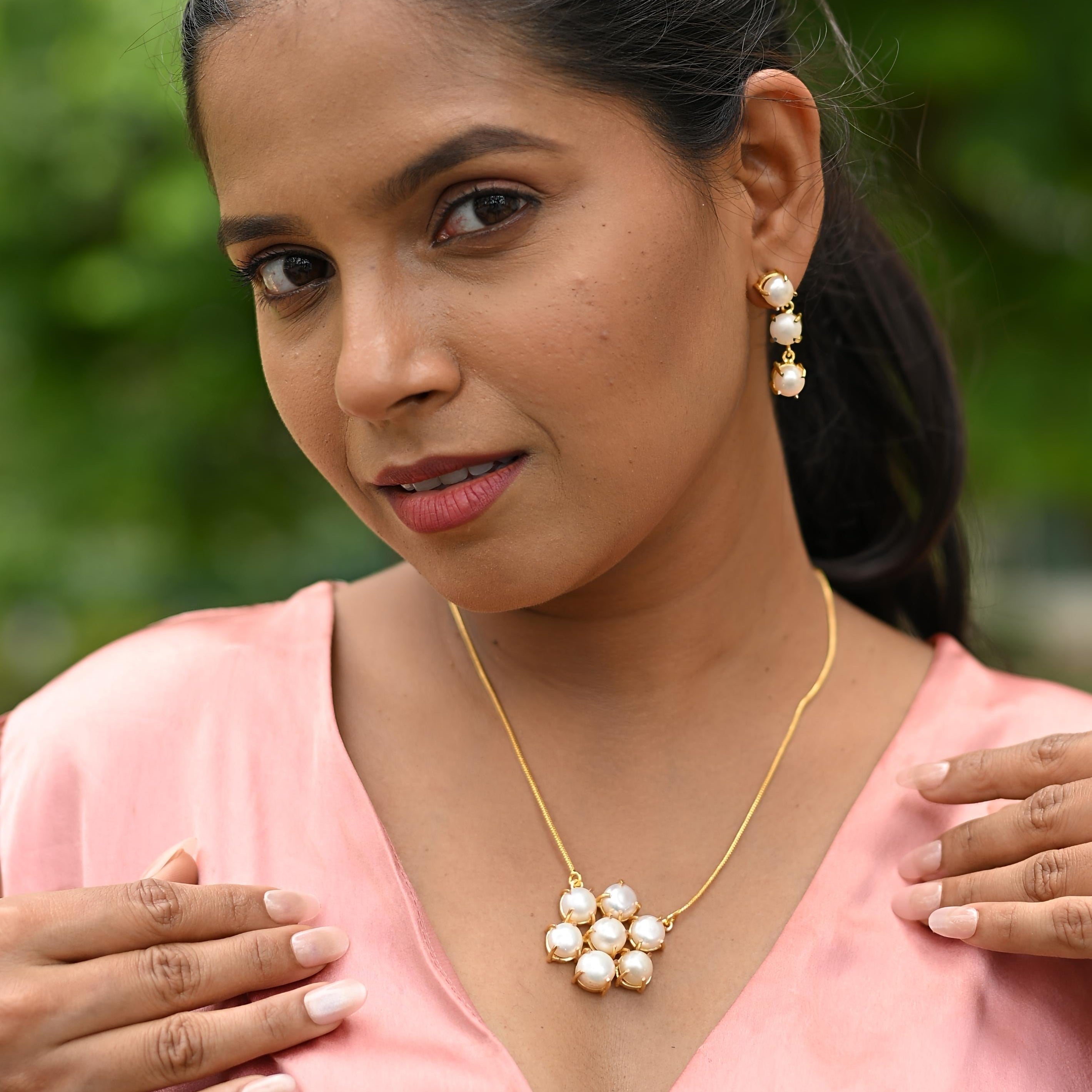 Pearl Bloom Necklace Set