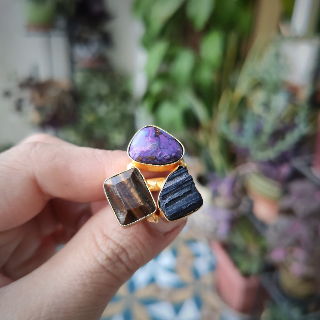 Rustic stones trio finger ring