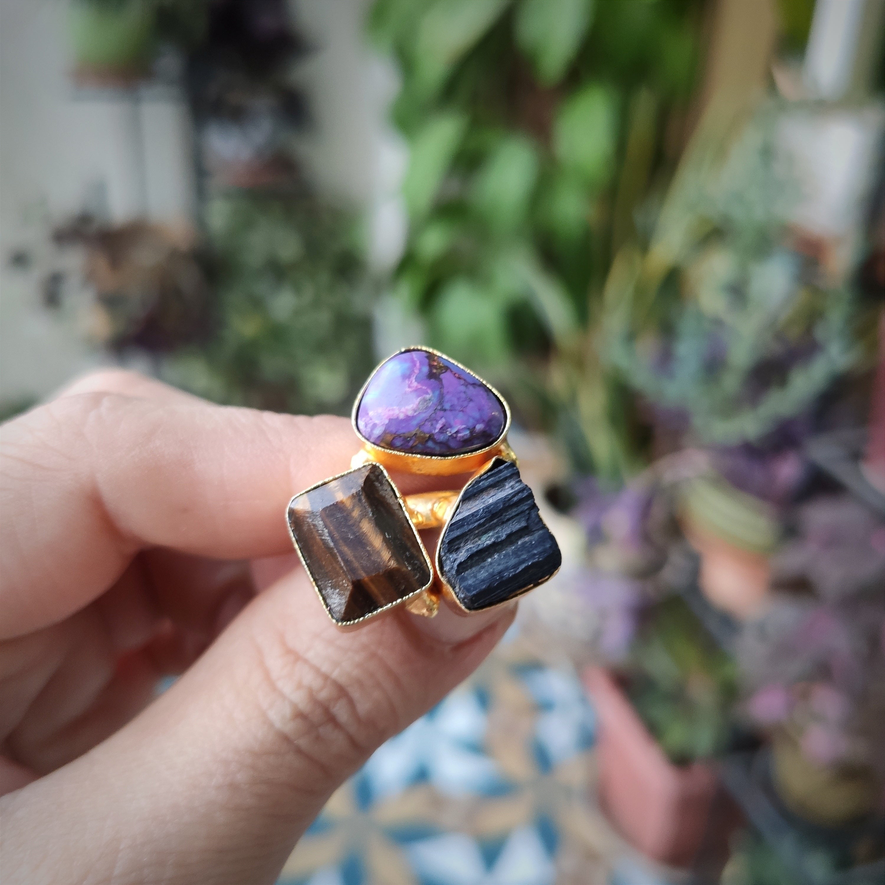Rustic stones trio finger ring