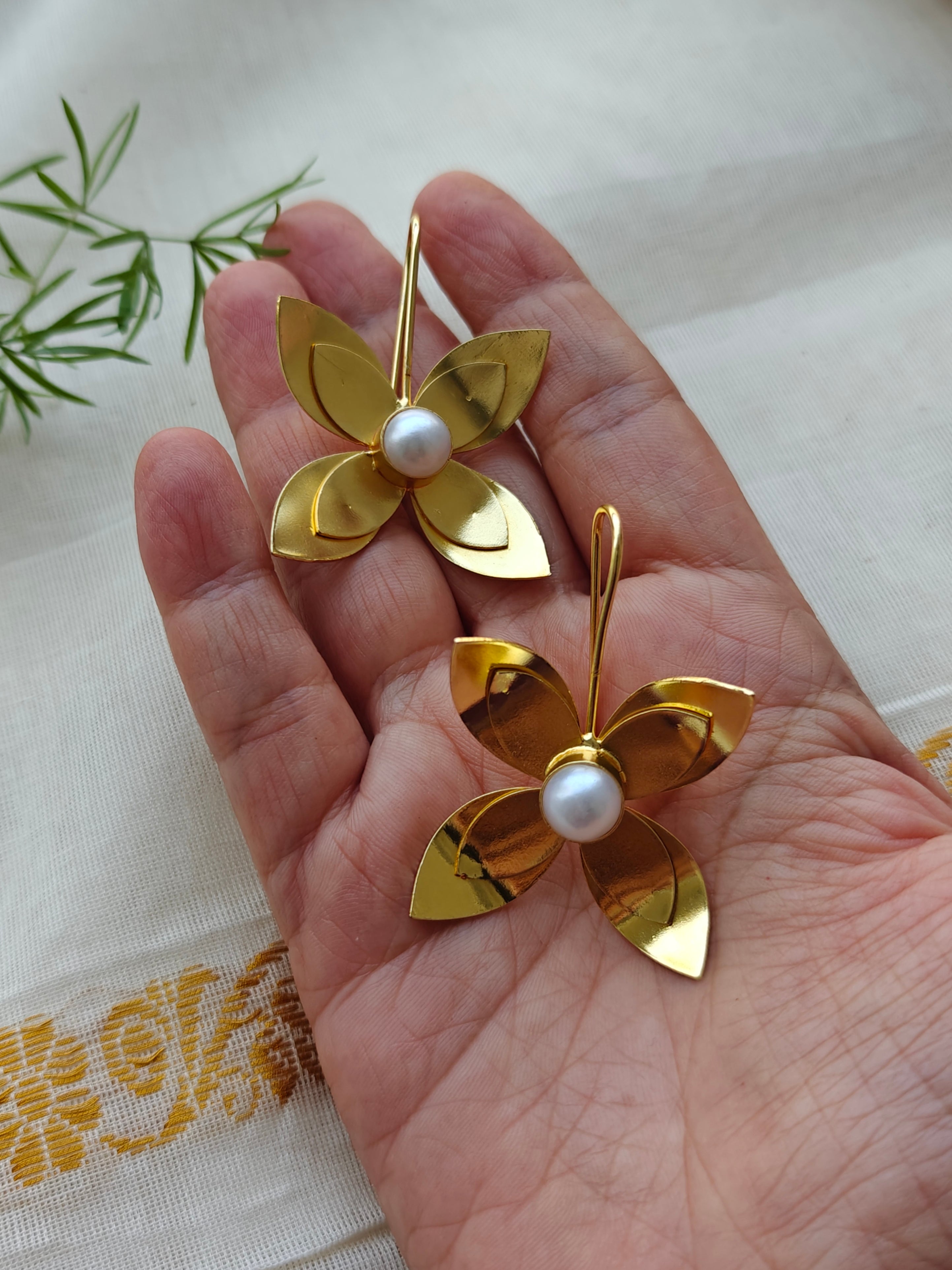 Blooming Aura Pearl Floral Hasli set