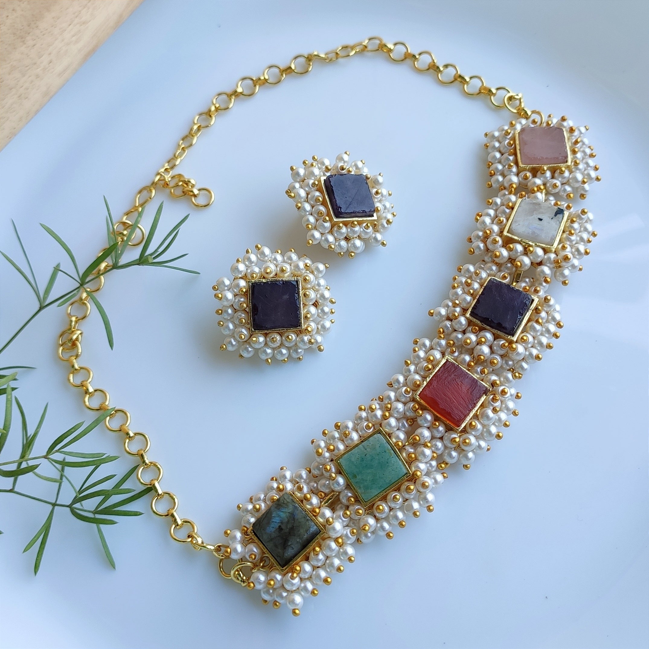 Regal multi-stone pearl choker necklace set