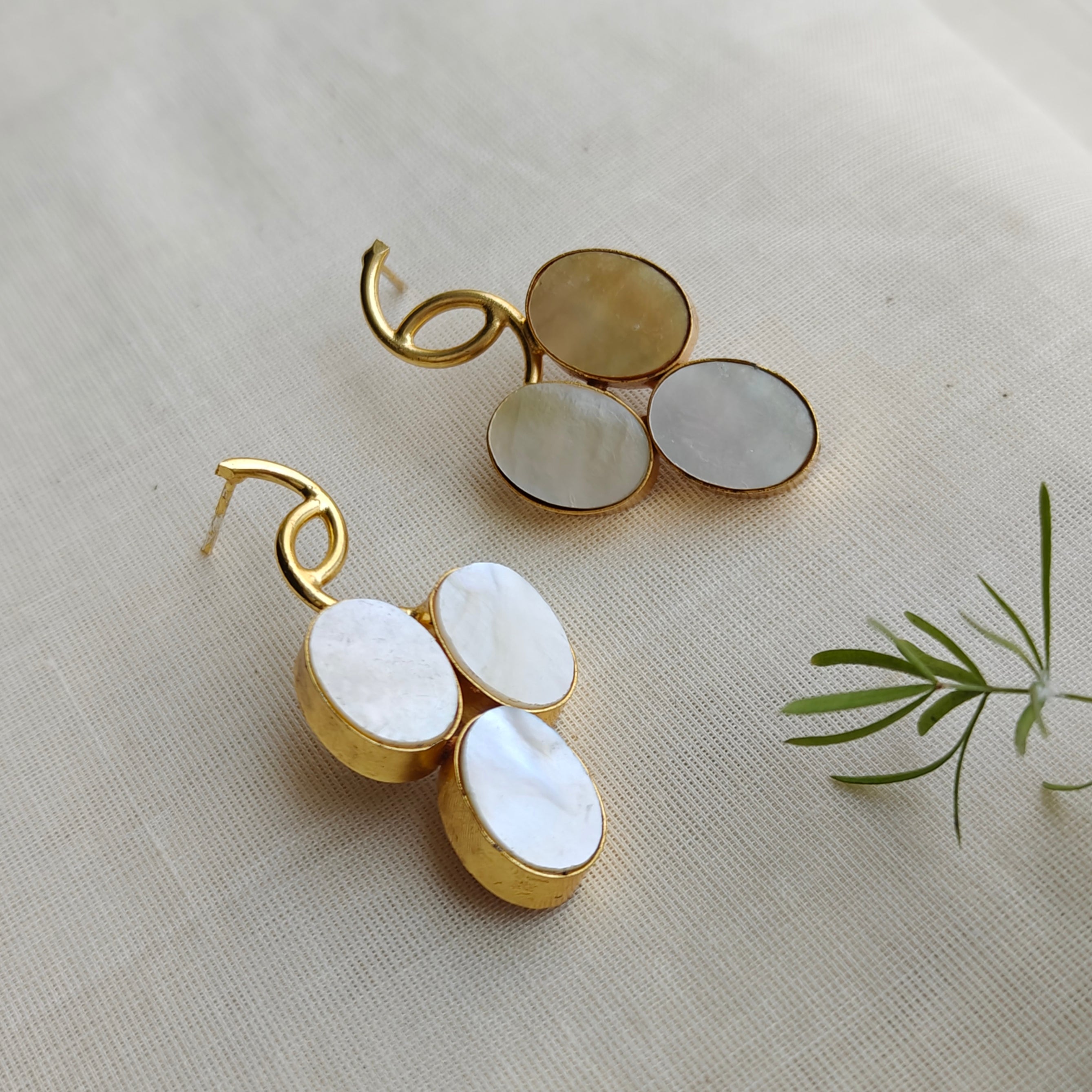 Mother of Pearls grape bunch earrings