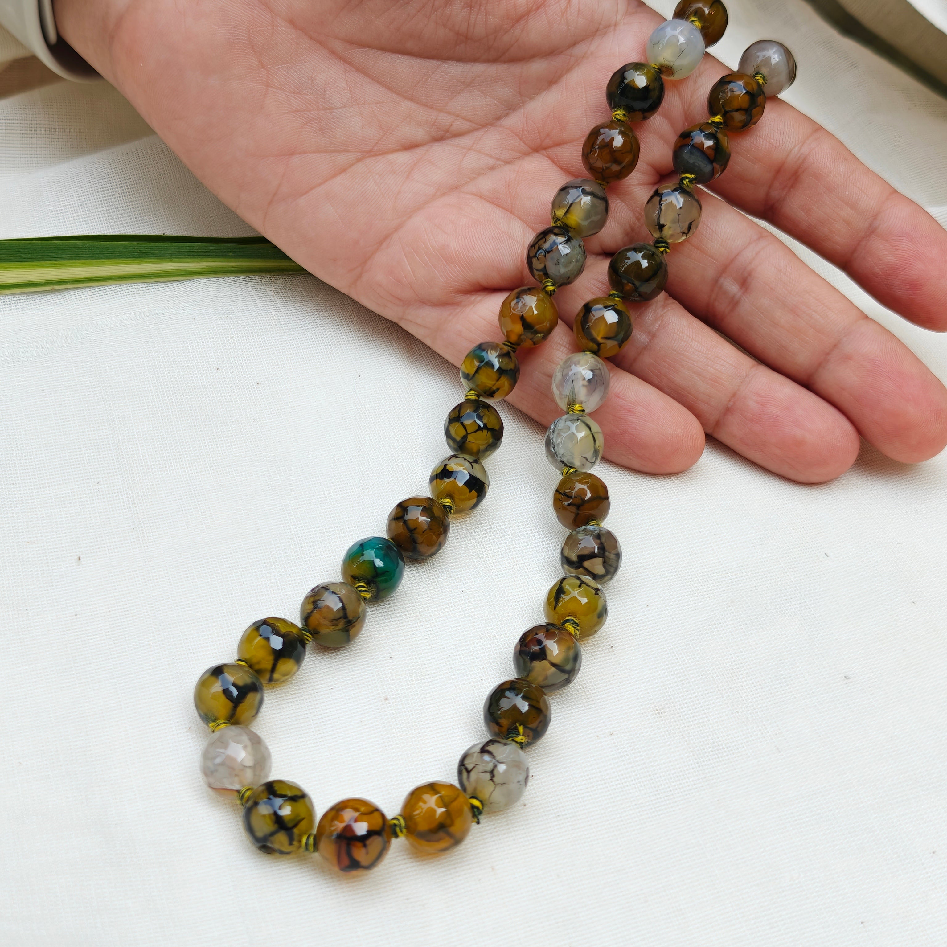 Agate beads short necklace