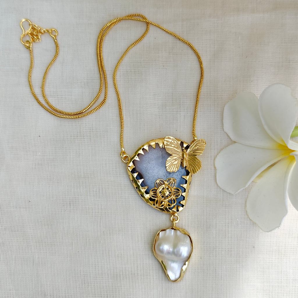 Garden Agate and Baroque Pearl pendant chain