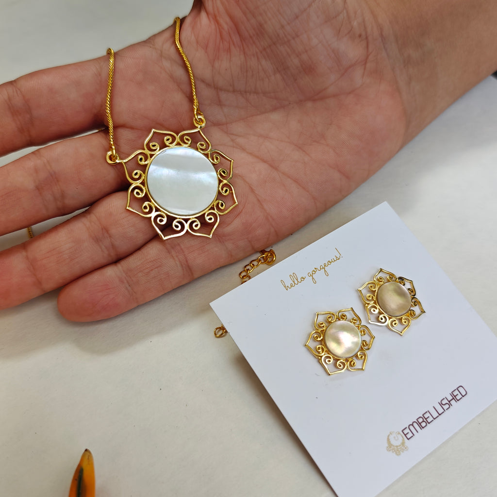 Mother of Pearl Filigree Pendant necklace set