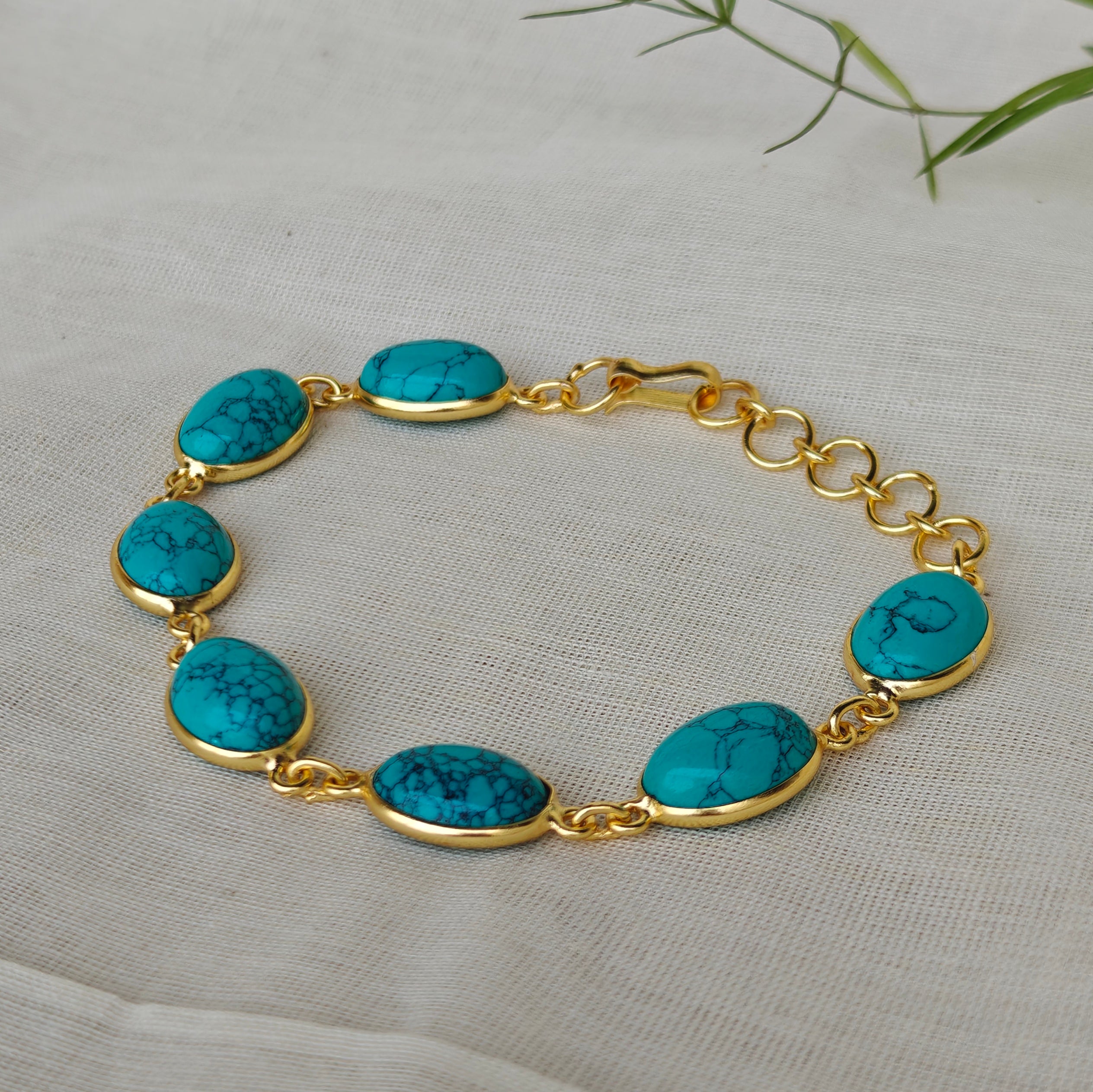 Natural stones slim bracelet