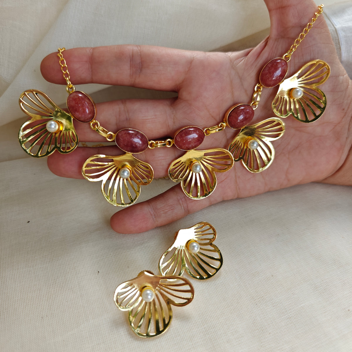 Vibrant Stones and Filigree Blooms necklace set