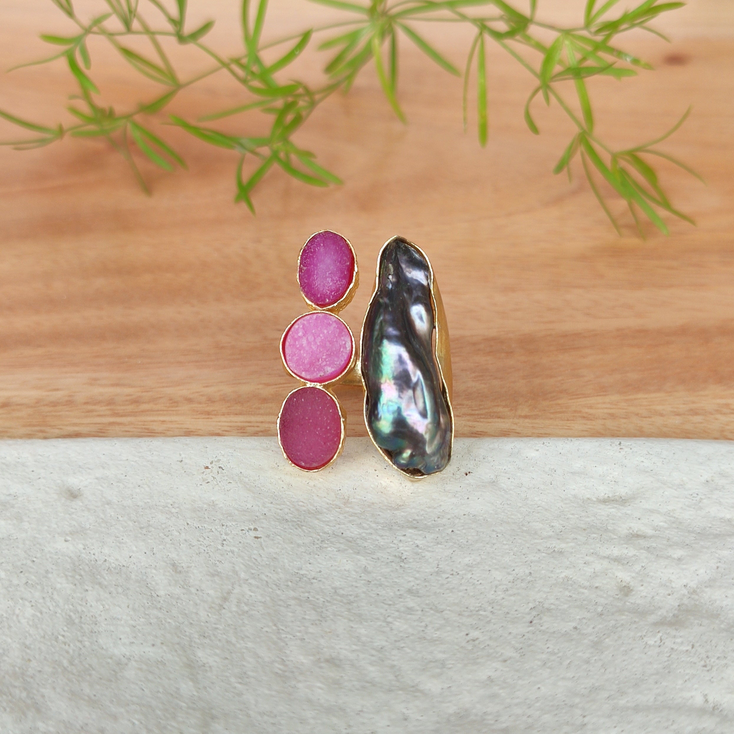 Biwa pearl and sugar druzy open finger ring