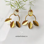 Round leafy studs - yellow