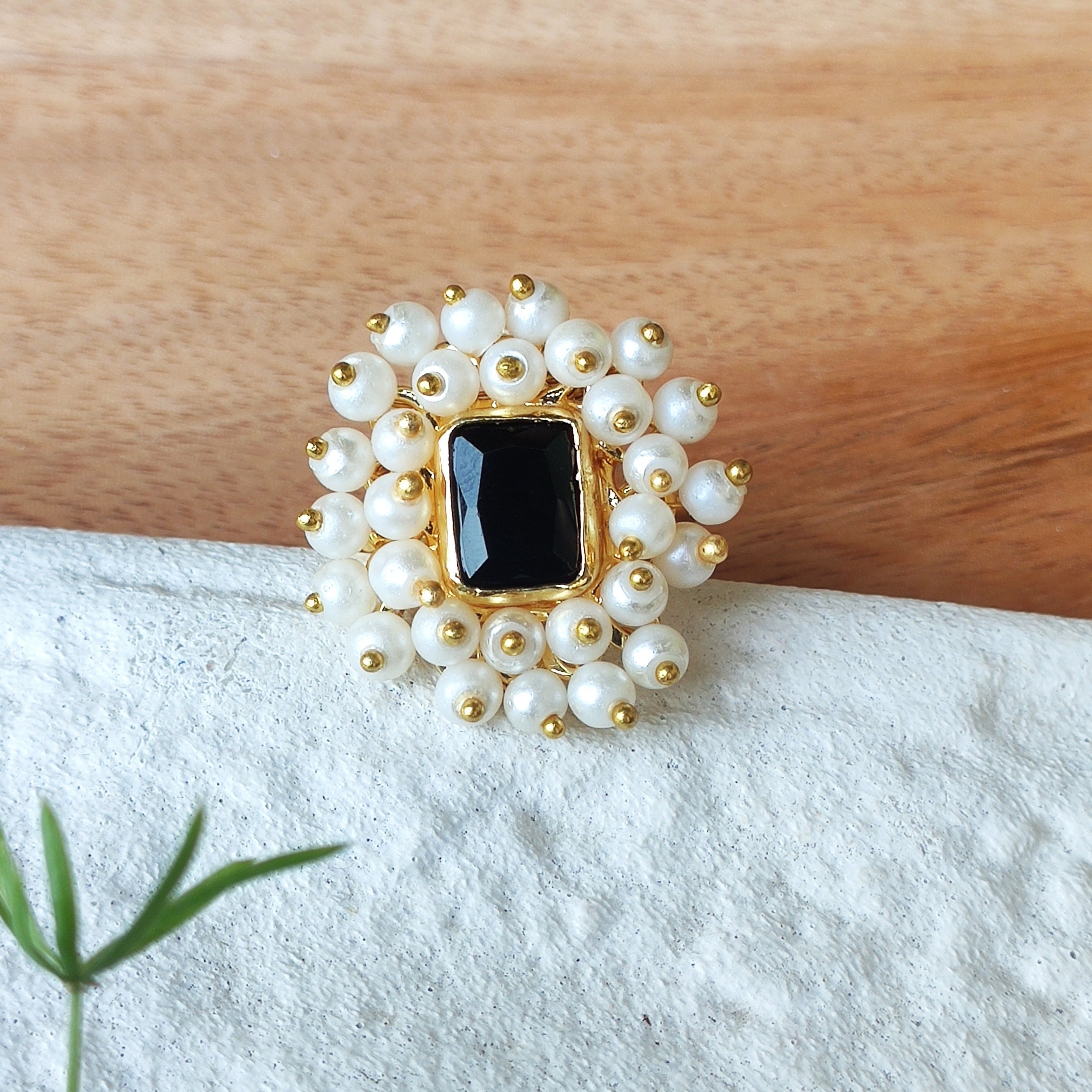Black sparkle and cluster pearls finger ring