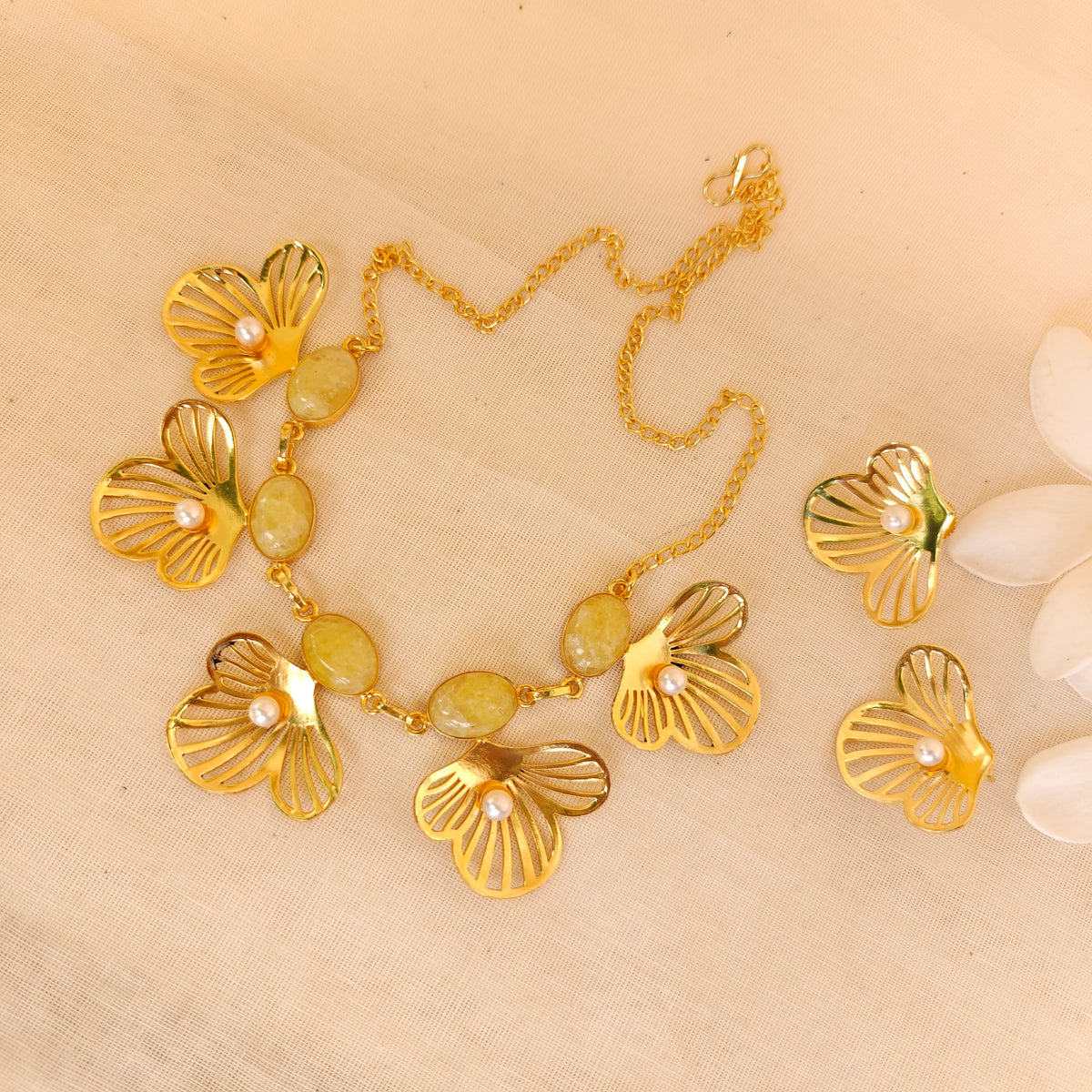 Vibrant Stones and Filigree Blooms necklace set