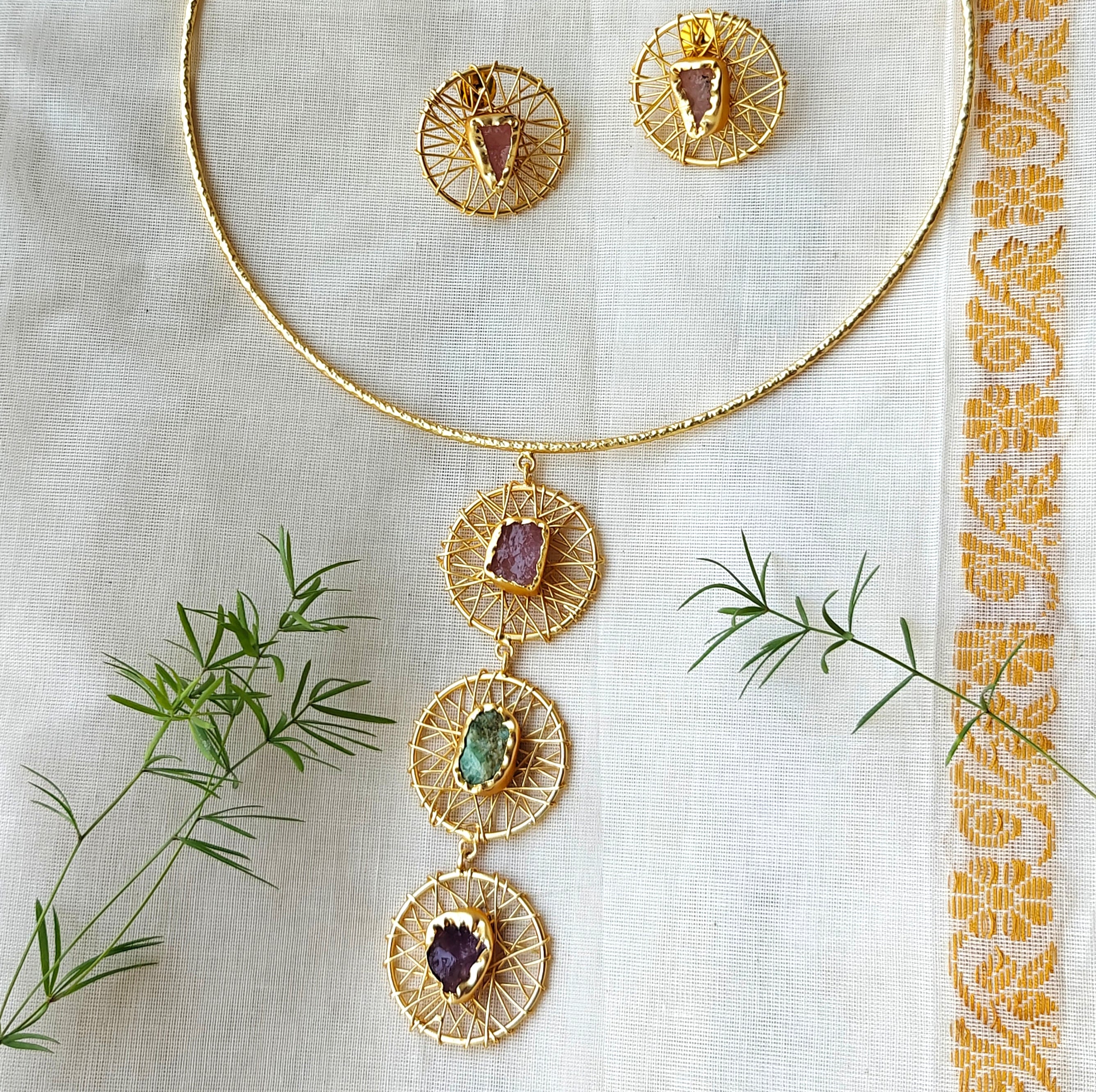 Aurora raw stones wire wrapped hasli set