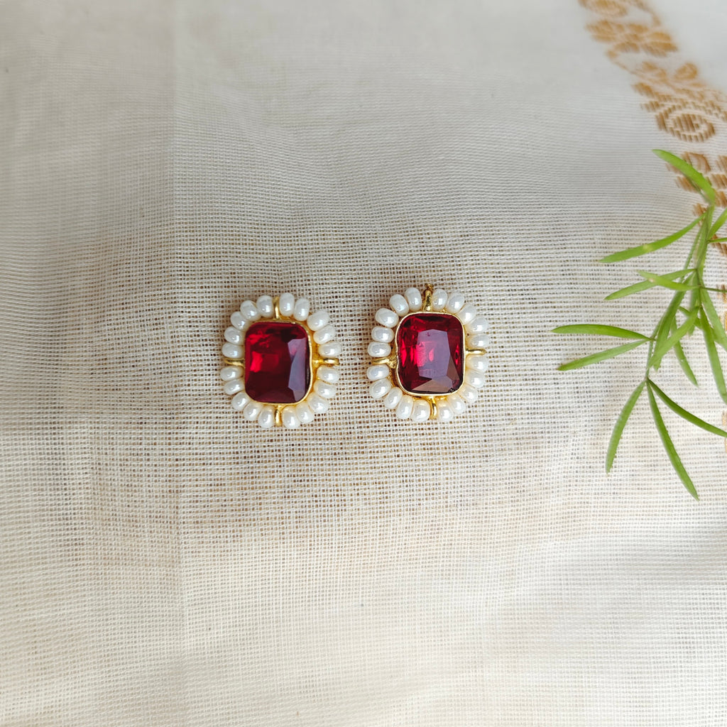 🟥 Red Pearl Halo studs