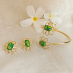 Emerald Bloom Daisy Bracelet and Earrings Set