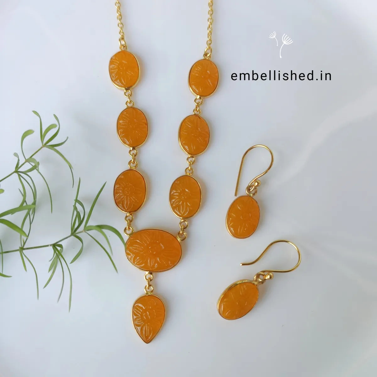 Gold-plated carved glass stone necklace set - amber